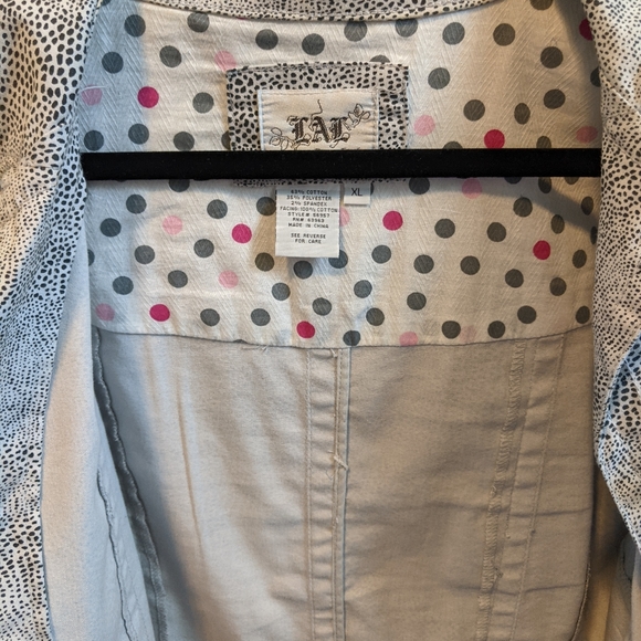 Live a Little Jacket - Picture 4 of 4